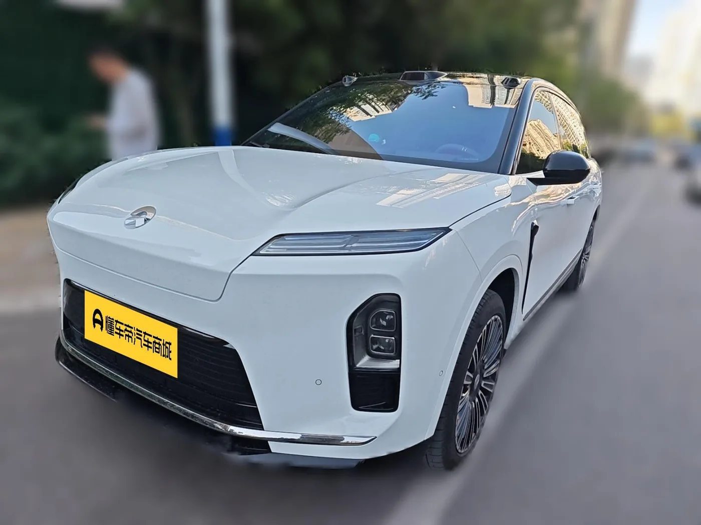NIO ES8