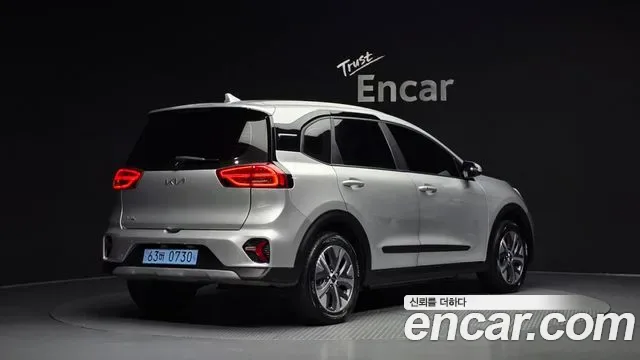 Kia Niro Plus, 2022 — фото 2
