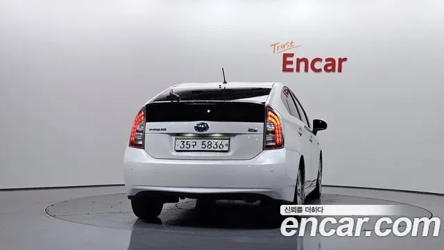 Toyota Prius, 2012 — фото 4