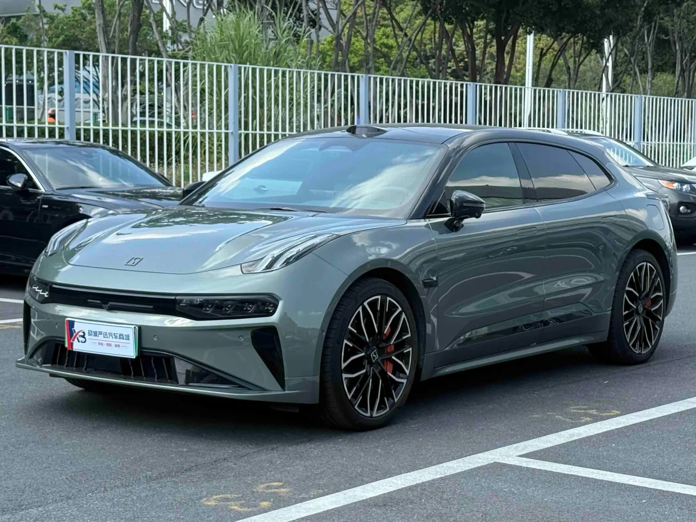 ZEEKR 001