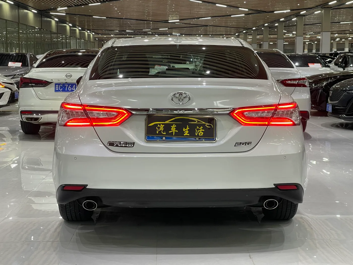 Toyota Camry, 2023 — фото 12