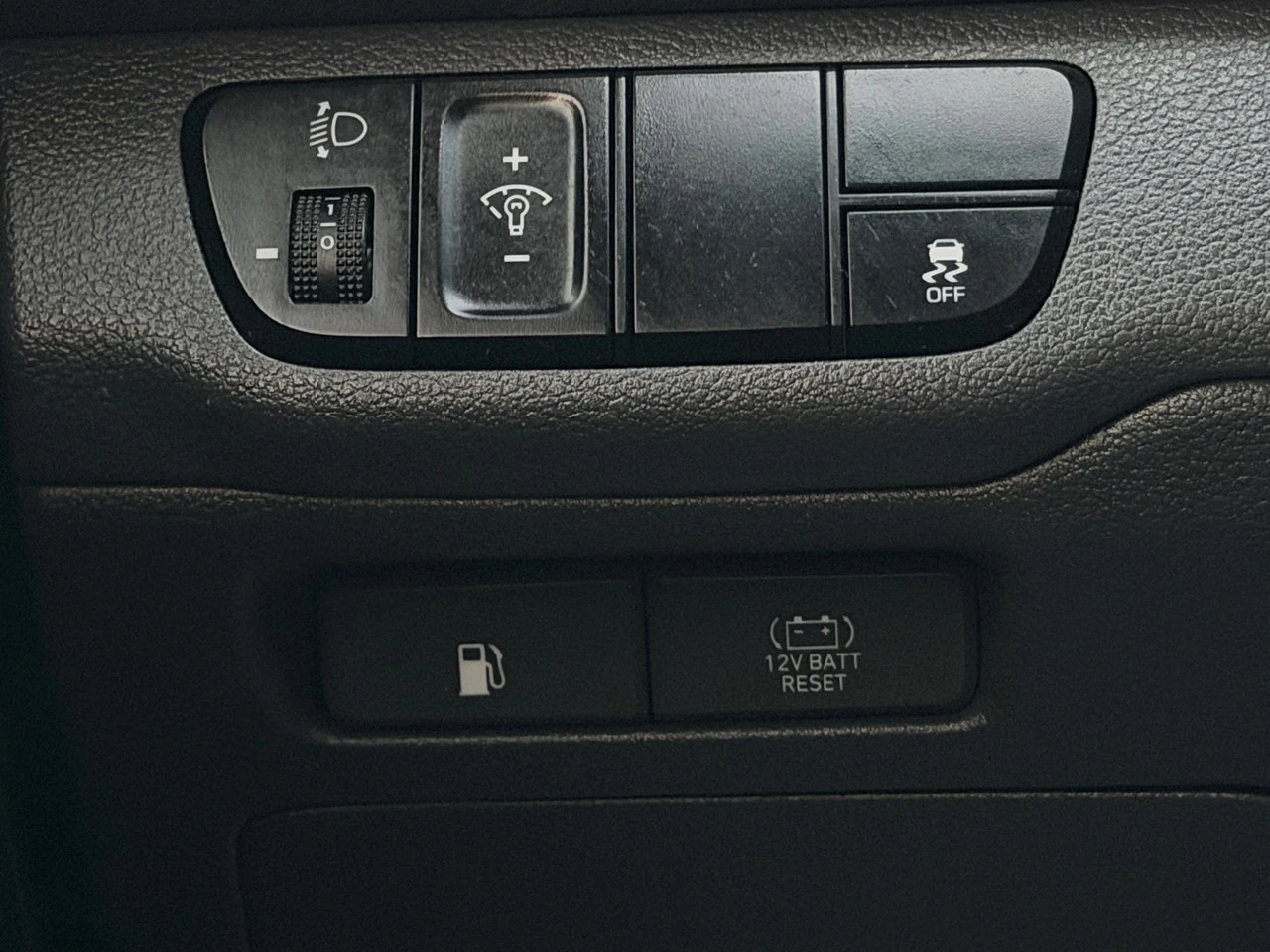 Hyundai Ioniq Ionic Hybrid, 2017 — фото 16
