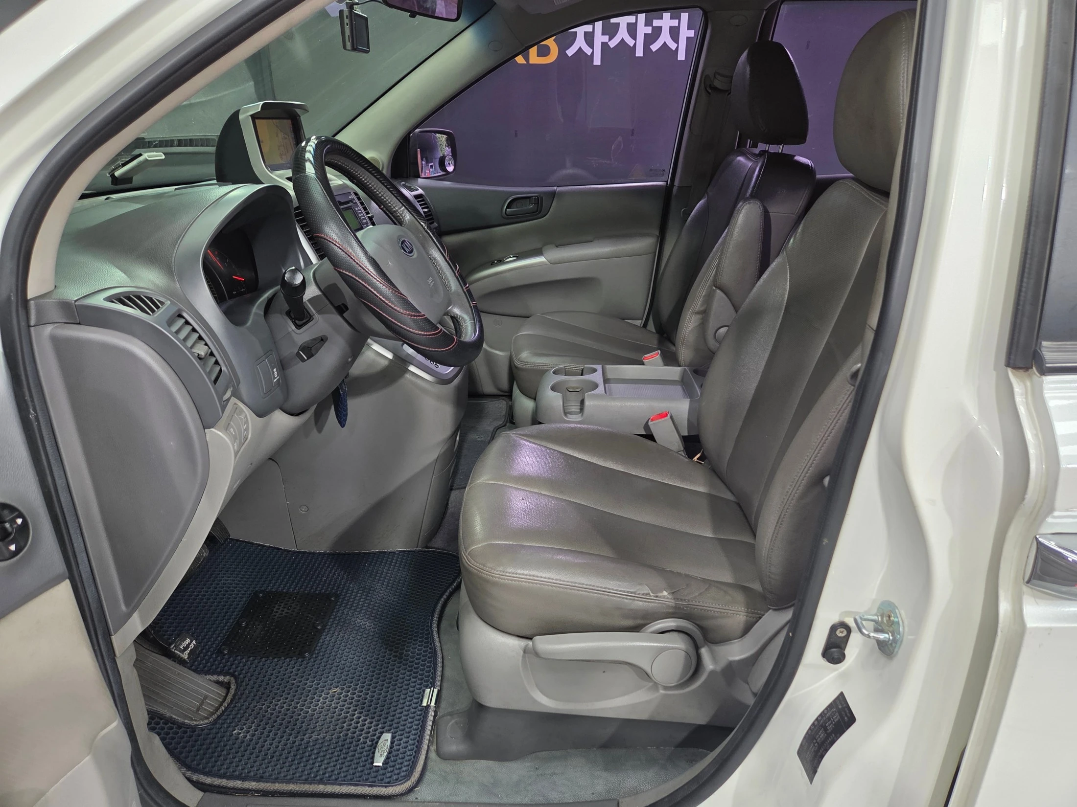 Kia Canival Carnival R, 2010 — фото 13