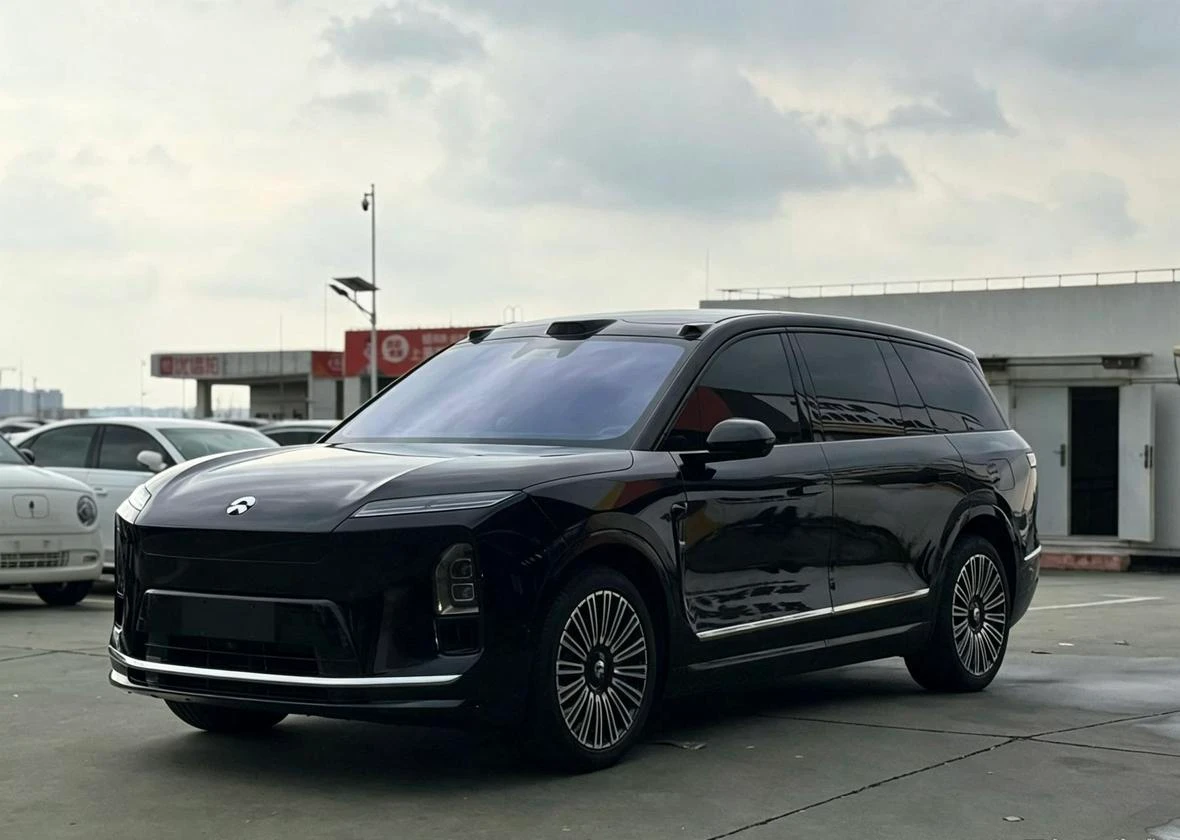 NIO ES8