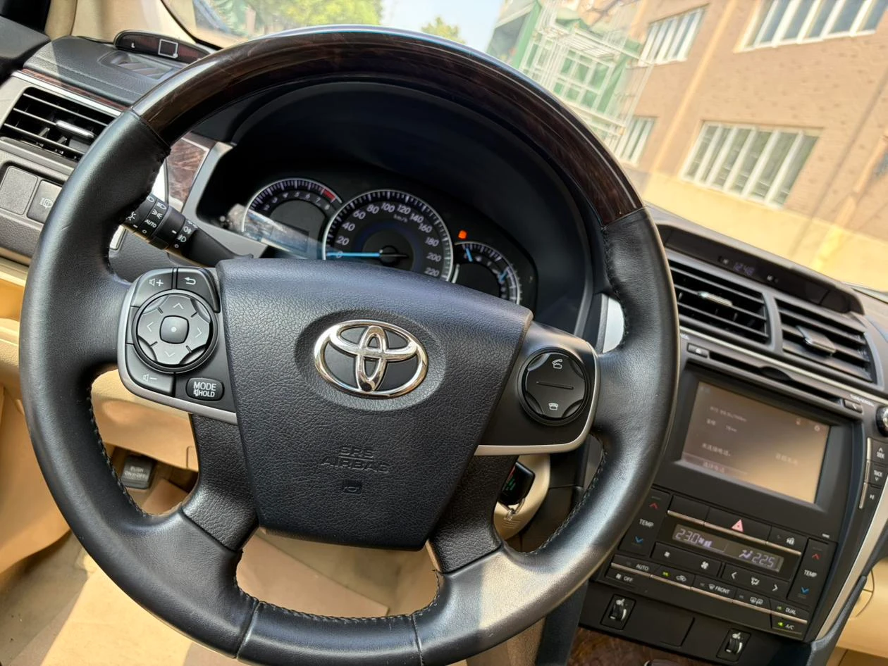 Toyota Camry, 2015 — фото 28