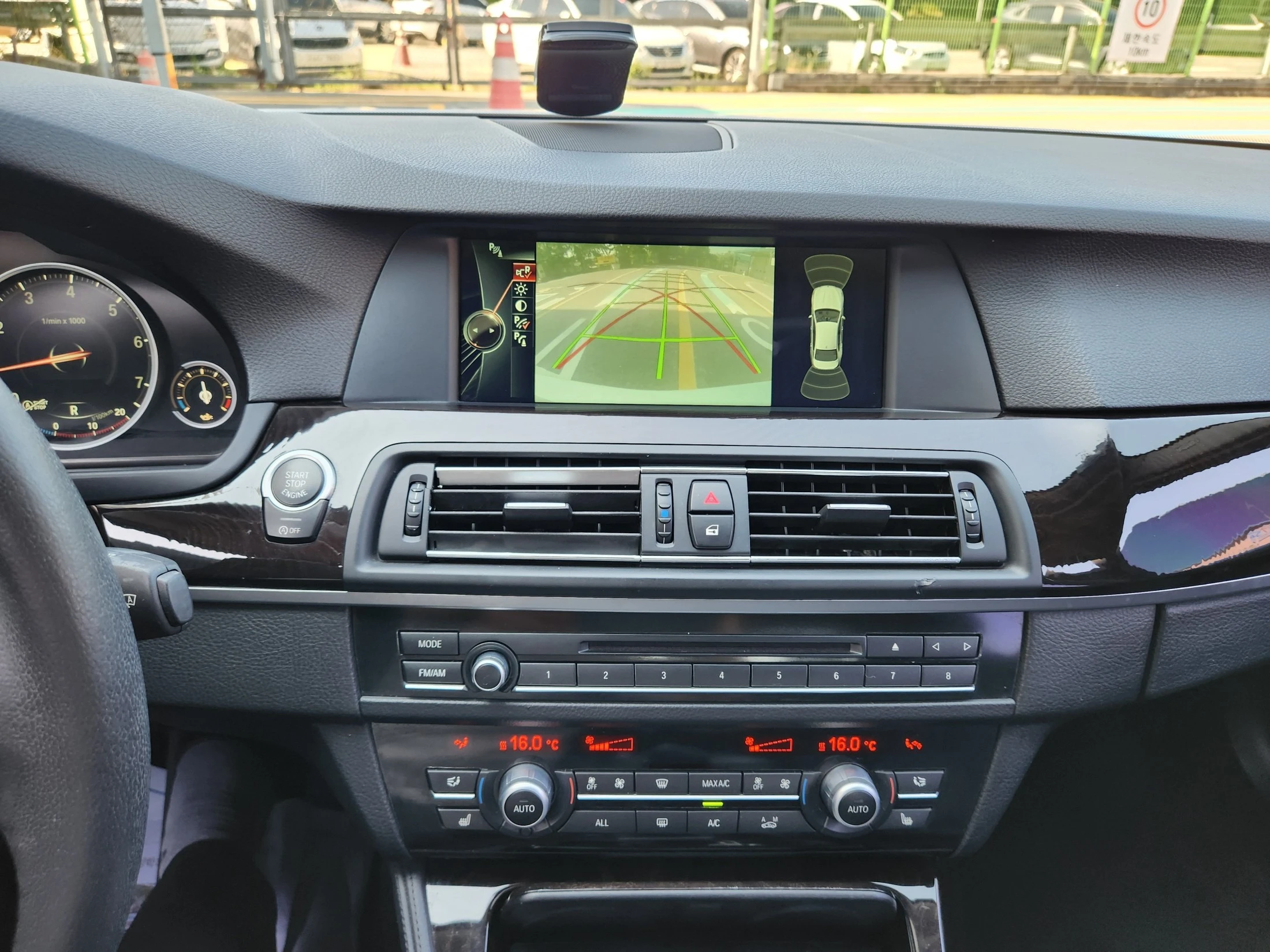 BMW 5-Series F10, 2013 — фото 17