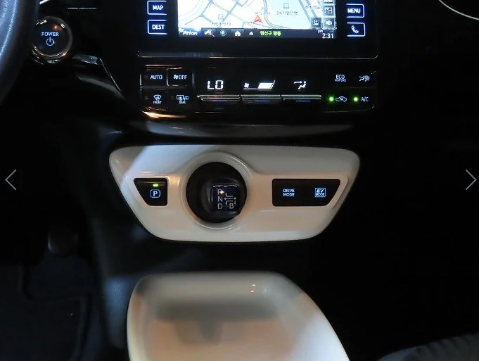 Toyota Prius, 2016 — фото 12