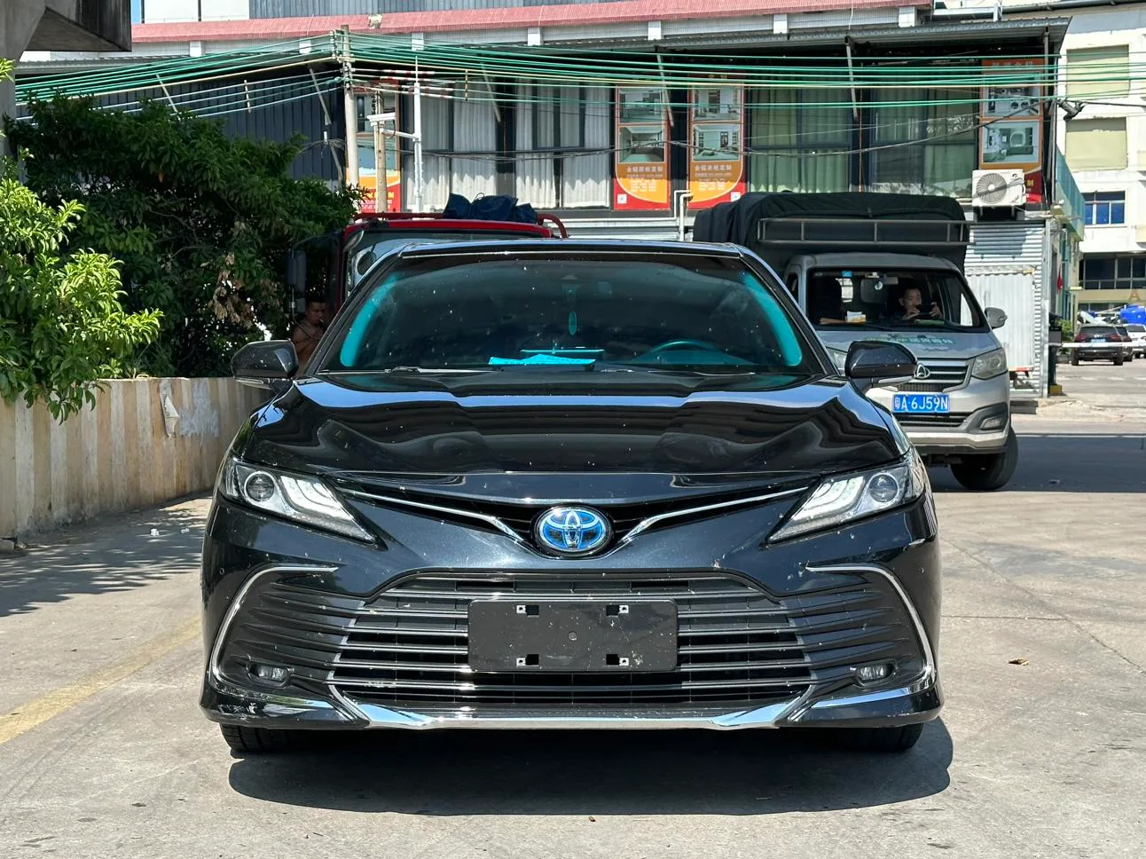 Toyota Camry, 2023 — фото 2