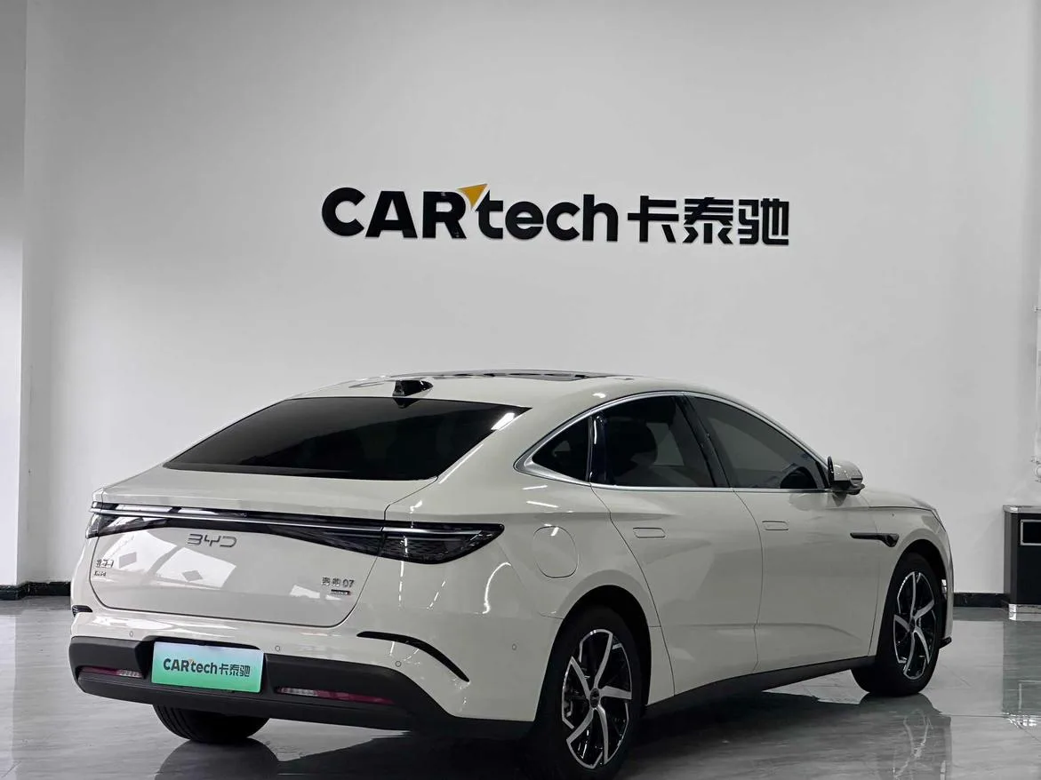 BYD Seal 07DM, 2026 — фото 11