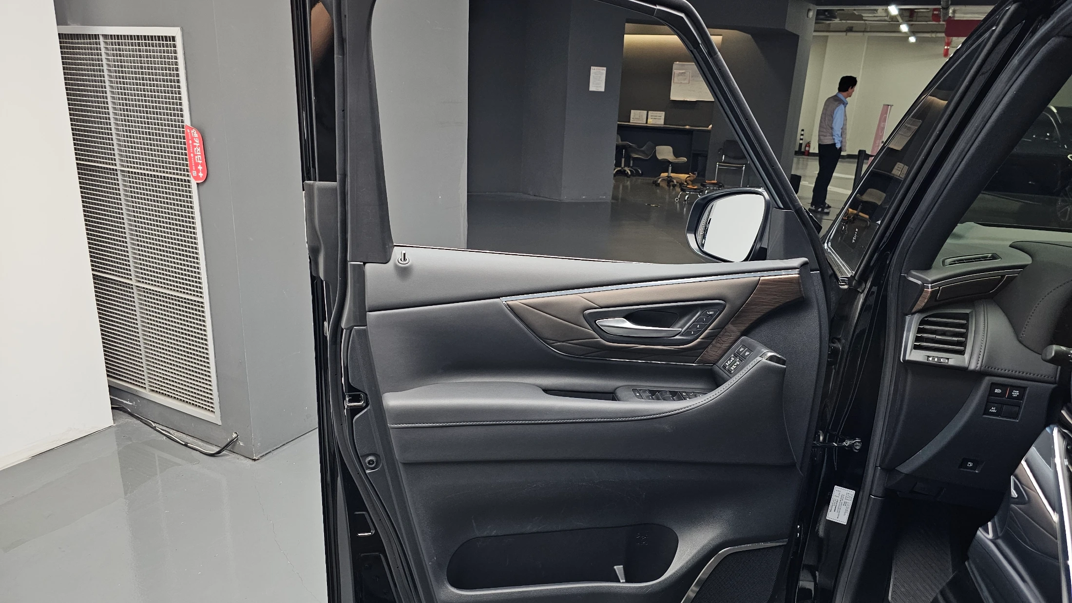 Toyota Alphard Alpad, 2025 — фото 26