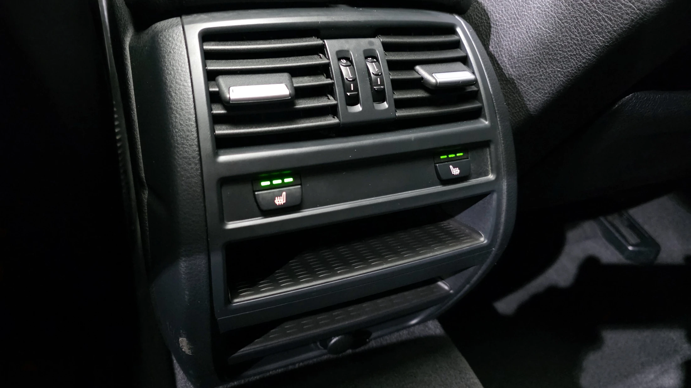 BMW 5-Series F10, 2013 — фото 18