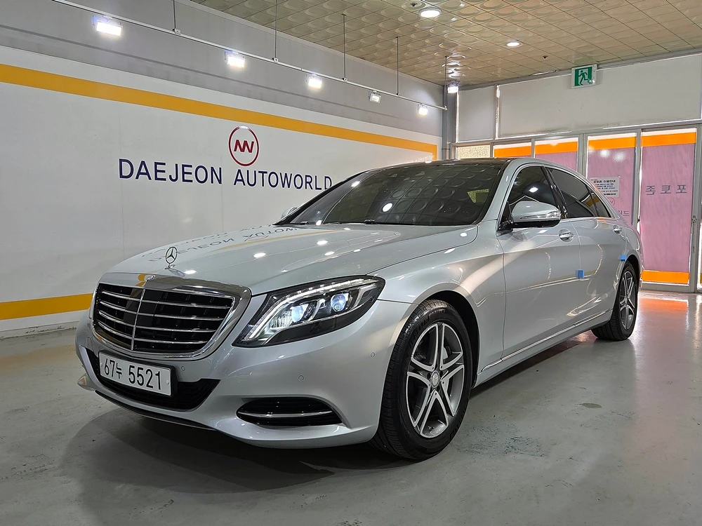 Mercedes-Benz S-Class W222