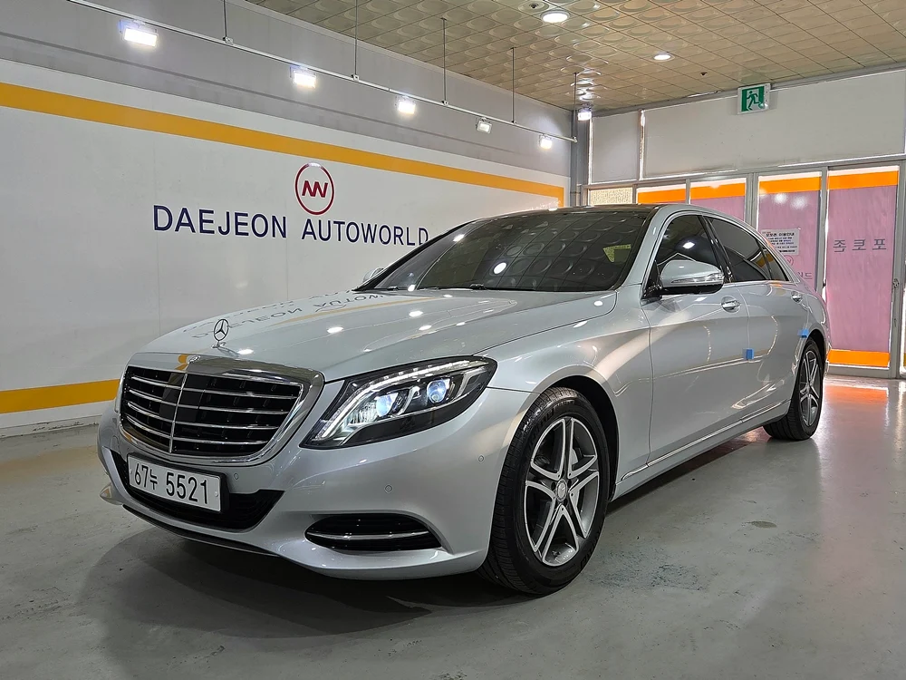 Mercedes-Benz S-Class W222