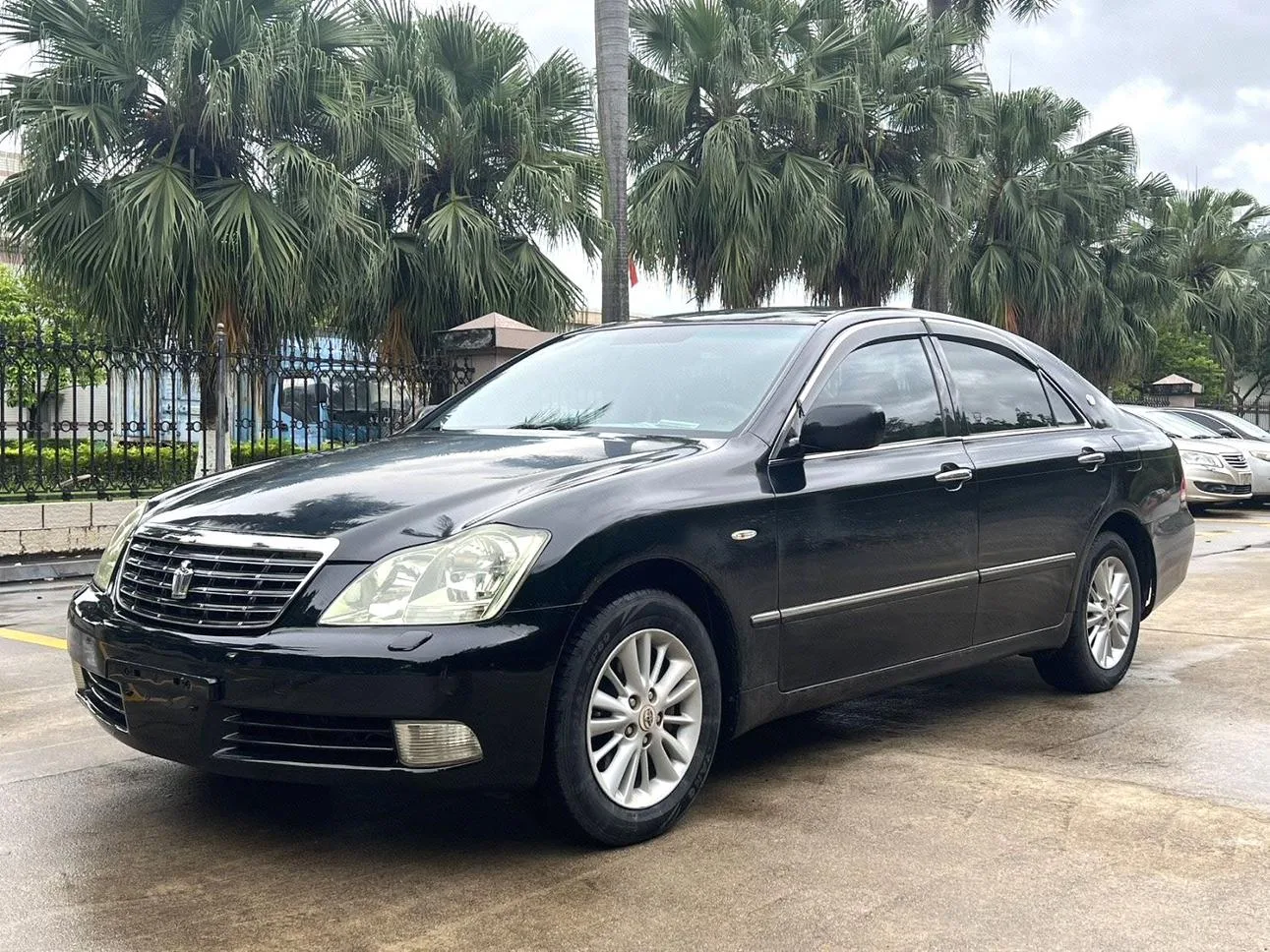 Toyota crown
