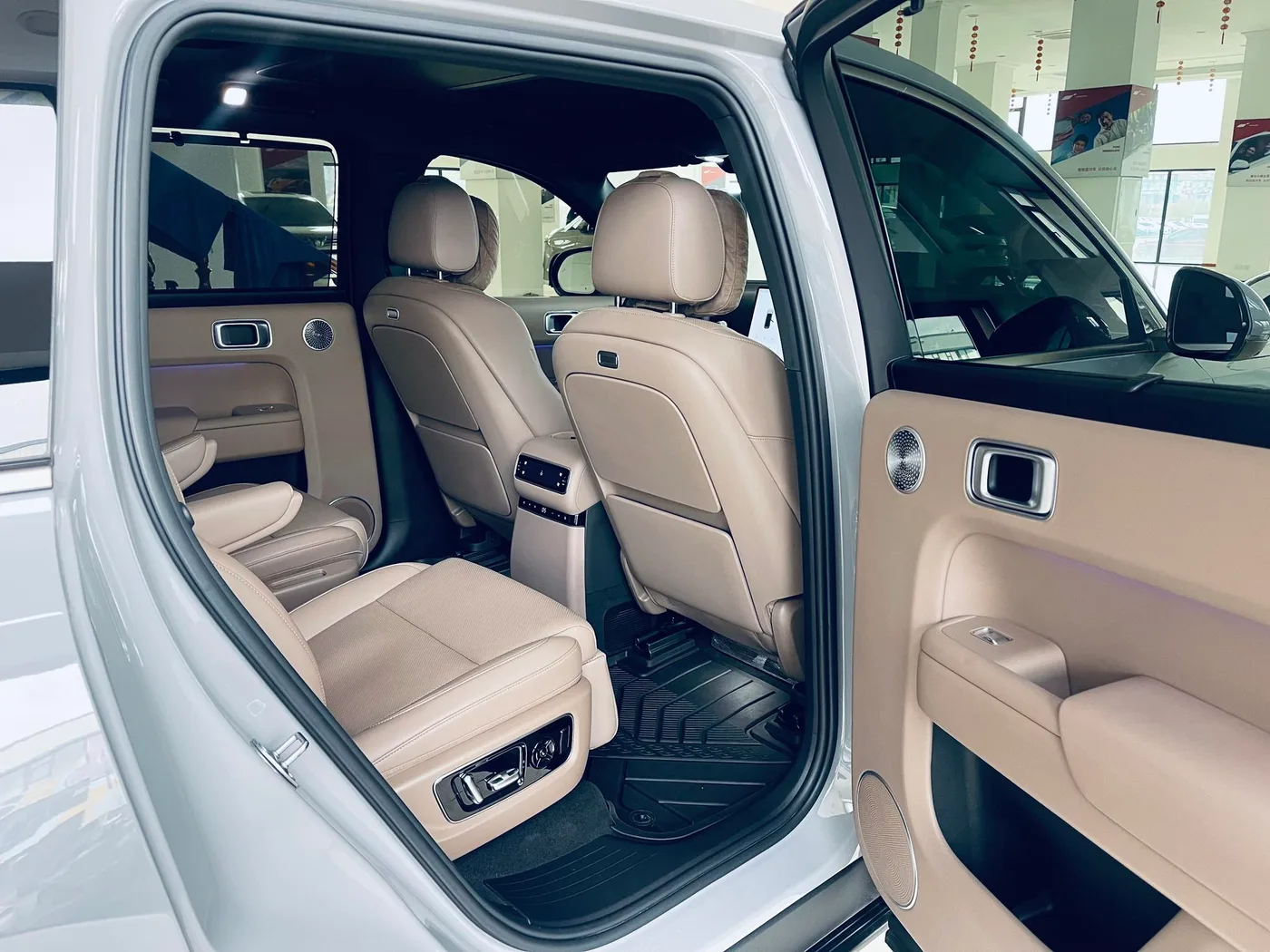 Li Auto Ideal L9, 2025 — фото 10