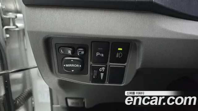 Toyota Prius, 2010 — фото 18