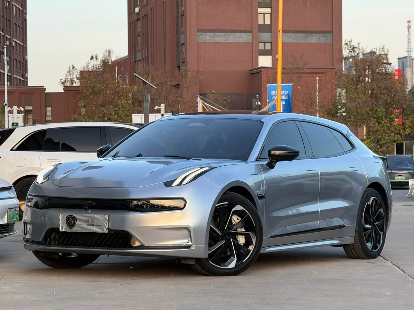 ZEEKR 001