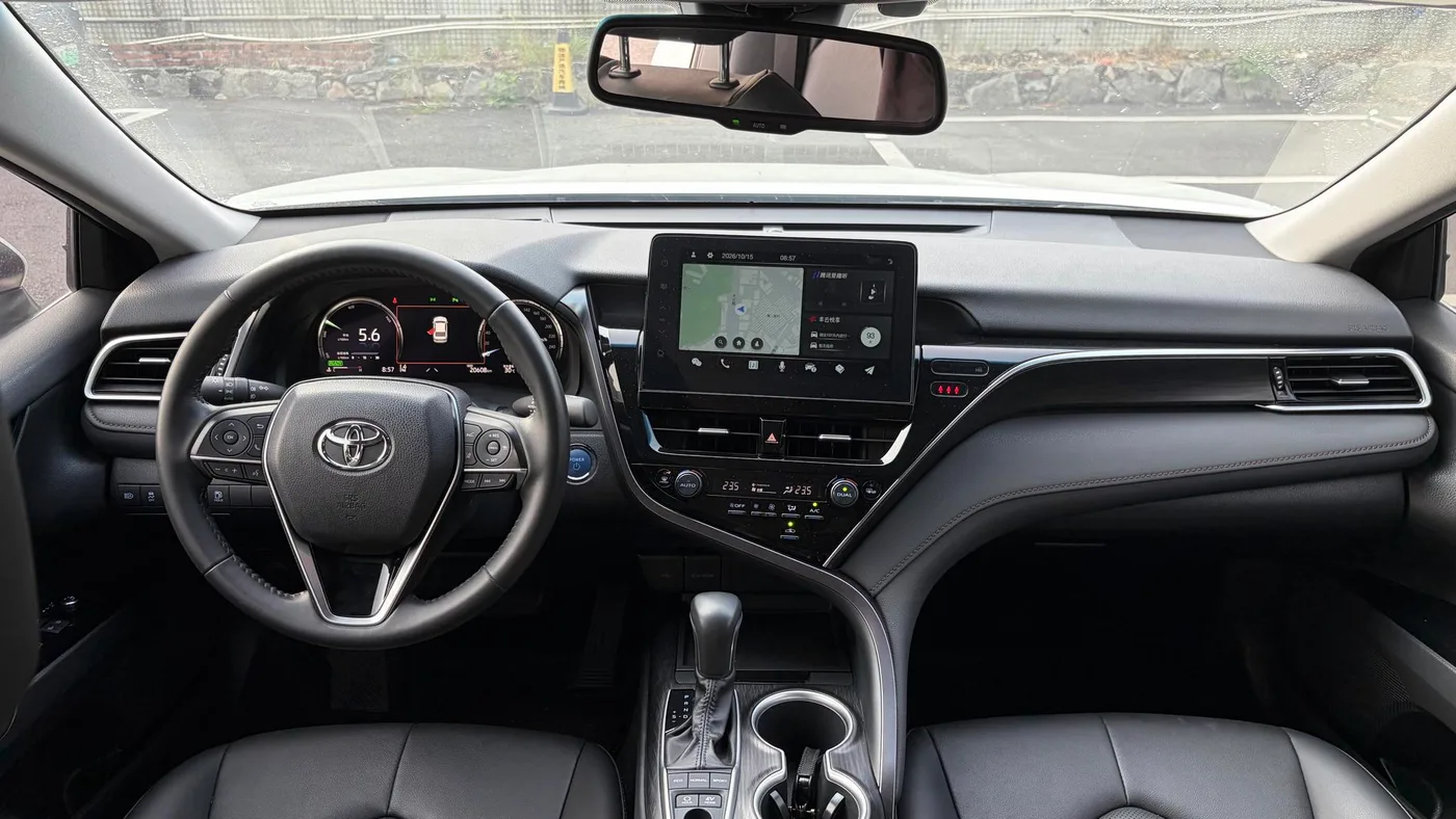 Toyota Camry, 2023 — фото 10