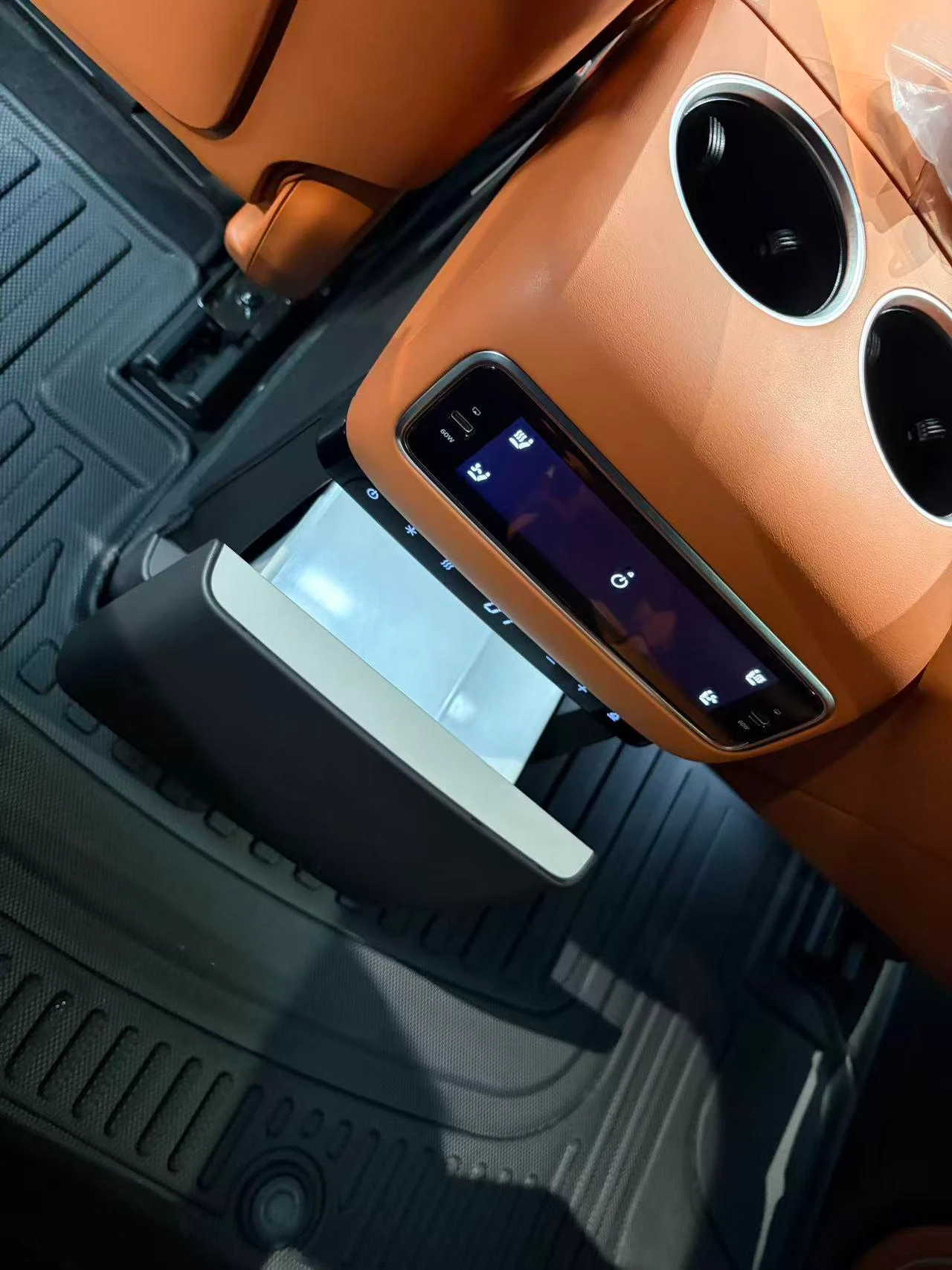 Li Auto Ideal L9, 2024 — фото 16