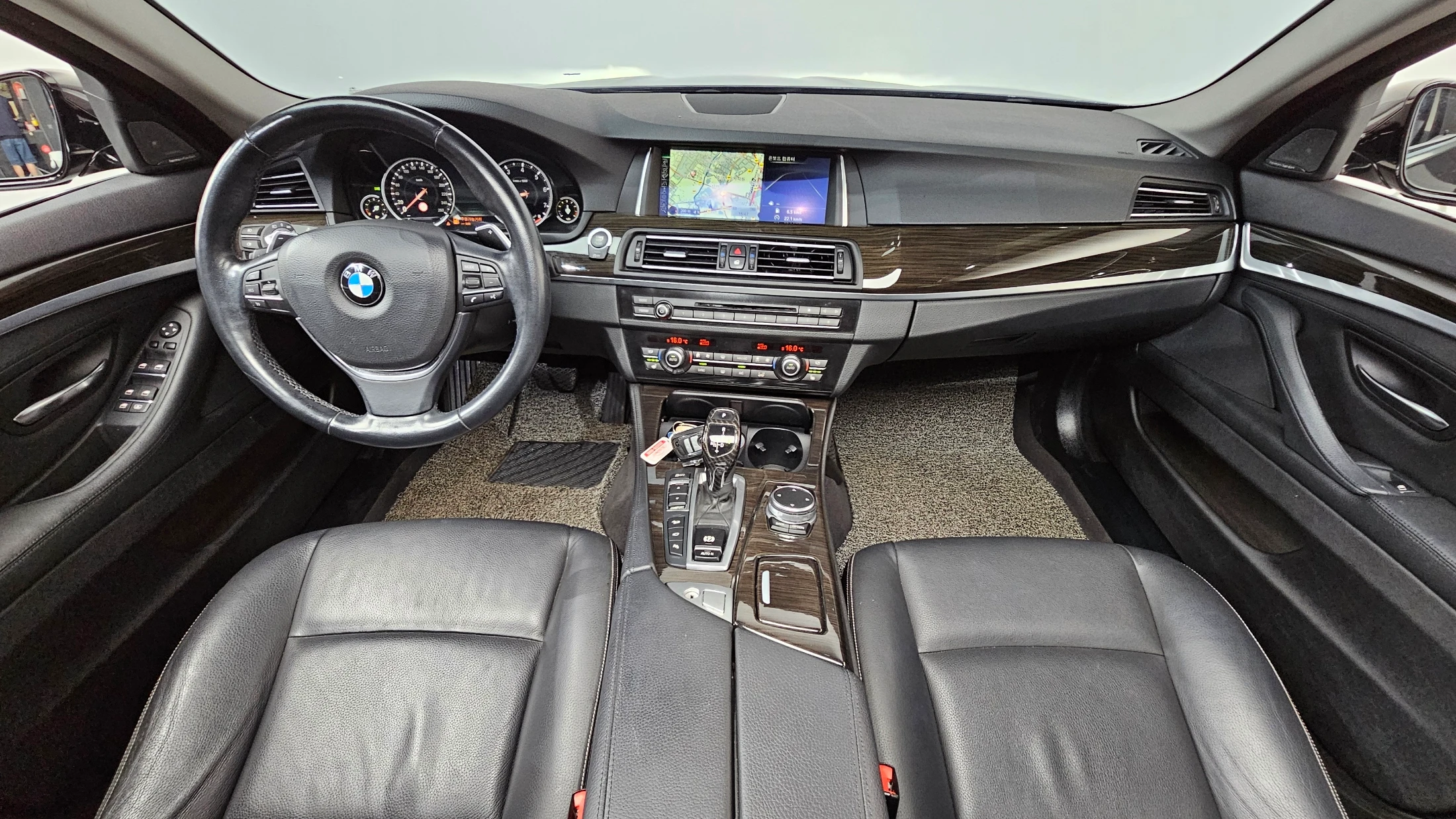 BMW 5-Series F10, 2014 — фото 7