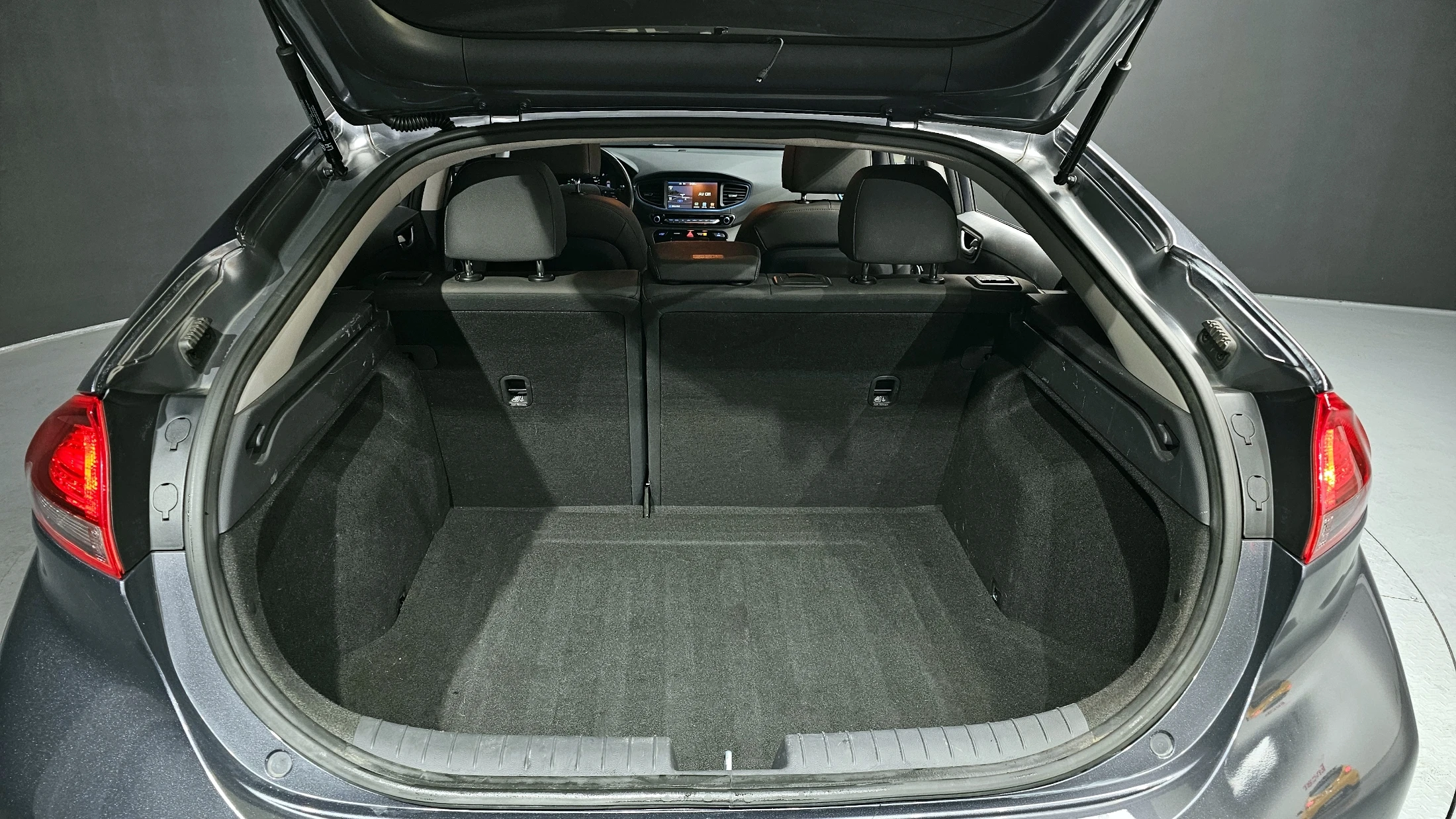 Hyundai Ioniq Ionic Hybrid, 2018 — фото 20