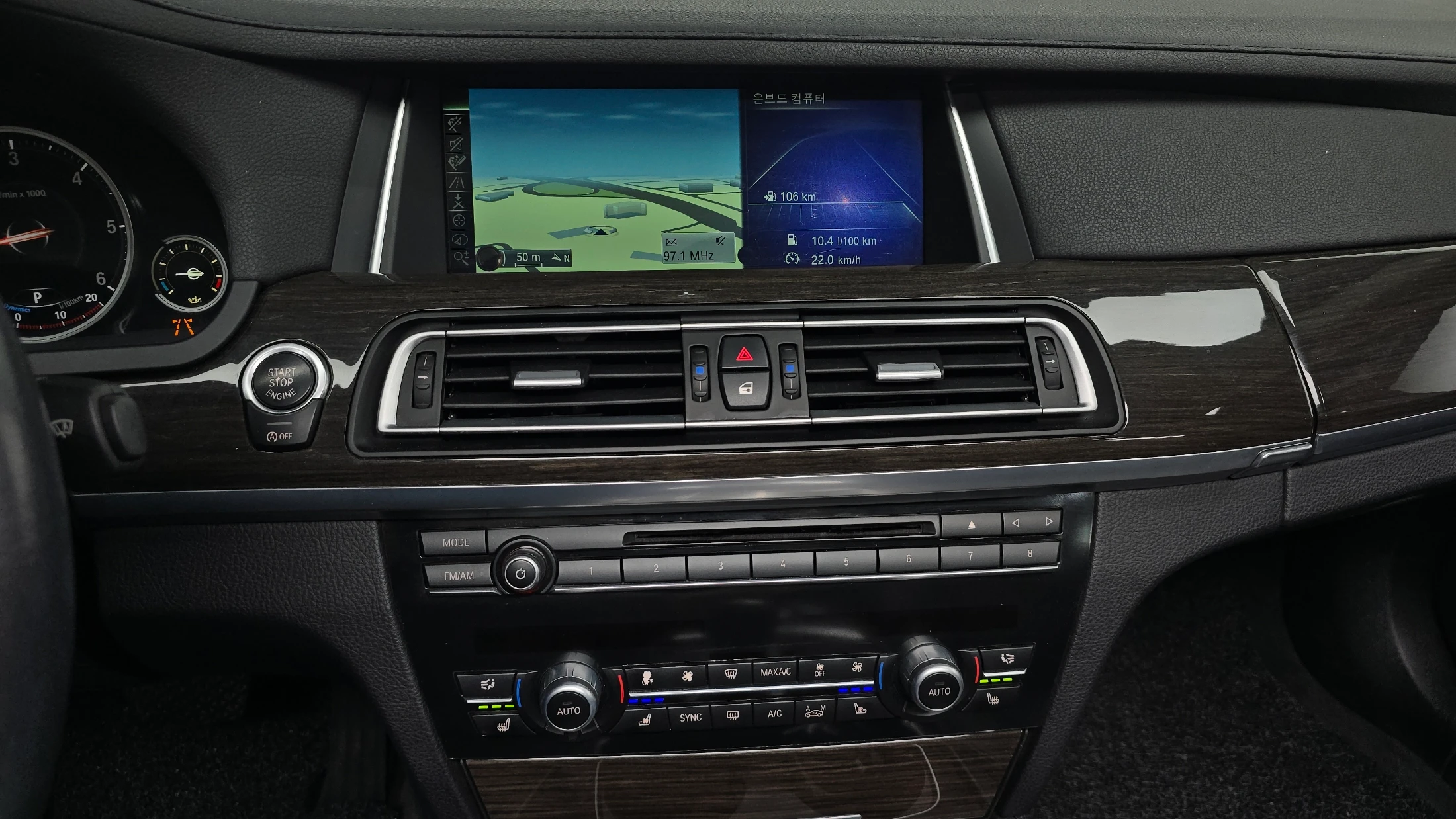 BMW 7-Series F01, 2014 — фото 16