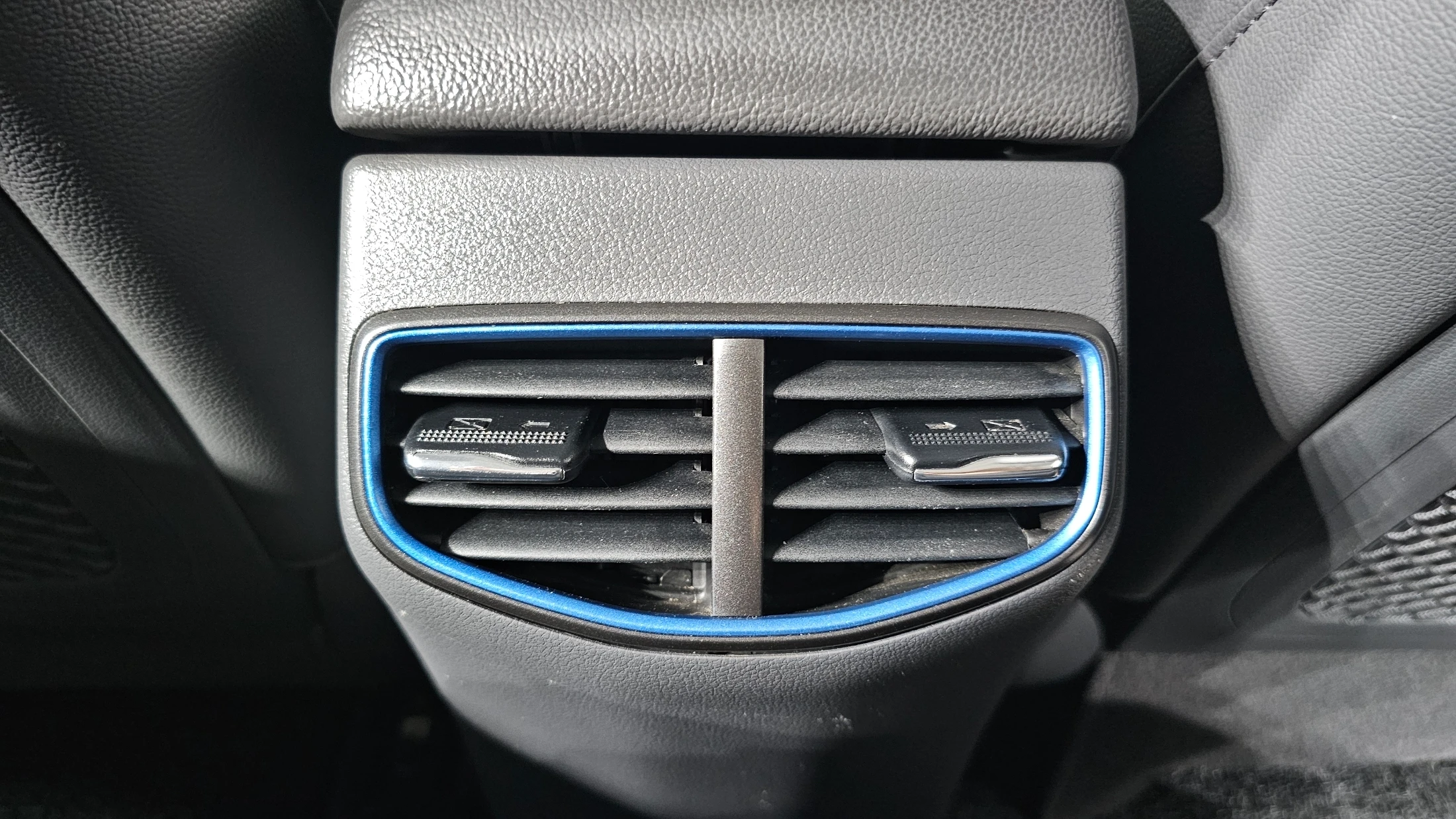 Hyundai Ioniq Ionic Hybrid, 2016 — фото 31
