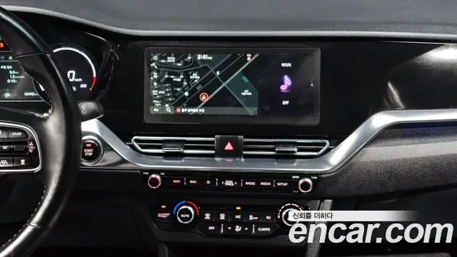 Kia Niro Plus, 2022 — фото 13