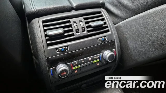 BMW 5-Series F10, 2011 — фото 17