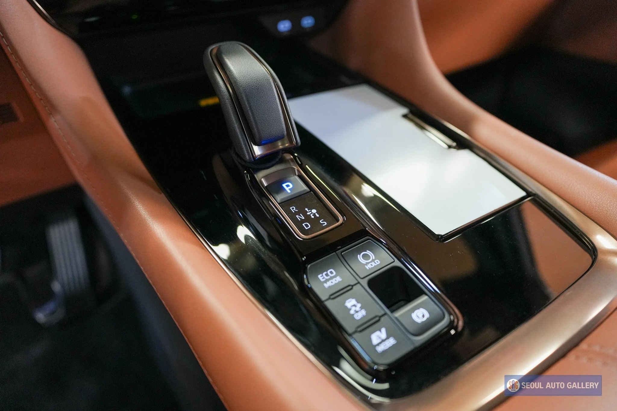 Toyota Alphard Alpad, 2025 — фото 9