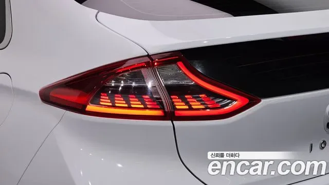 Hyundai Ioniq Ionic Electric, 2017 — фото 23