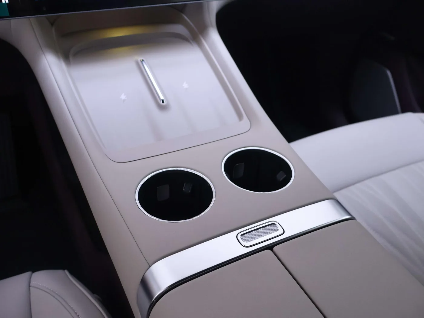 Xiaomi Auto Xiaomi YU7, 2026 — фото 13