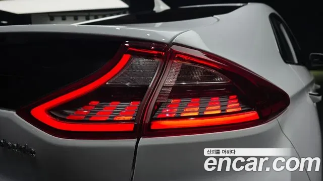 Hyundai Ioniq Ionic Electric, 2017 — фото 24