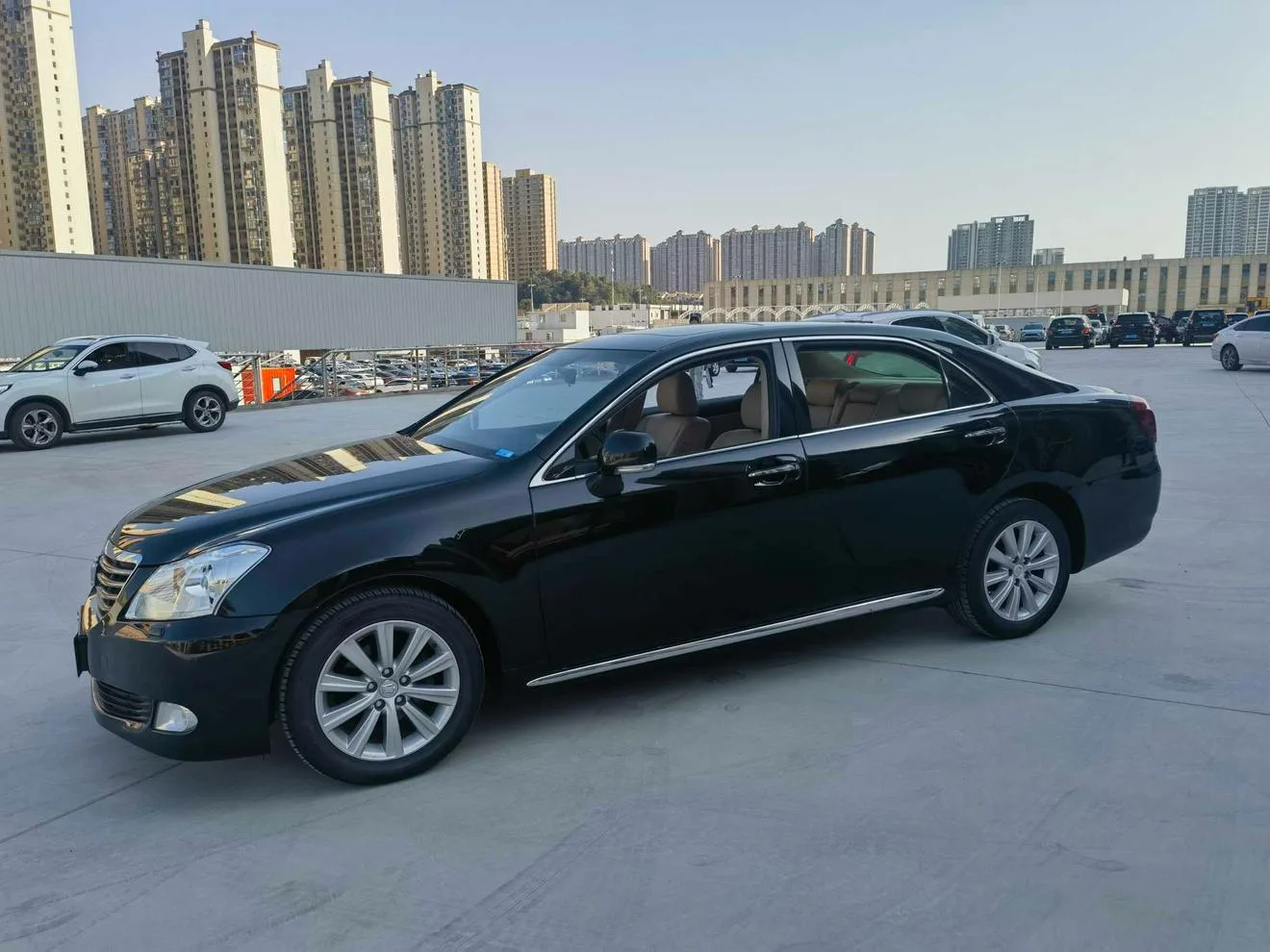 Toyota crown