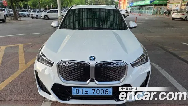 BMW Ix1 U11