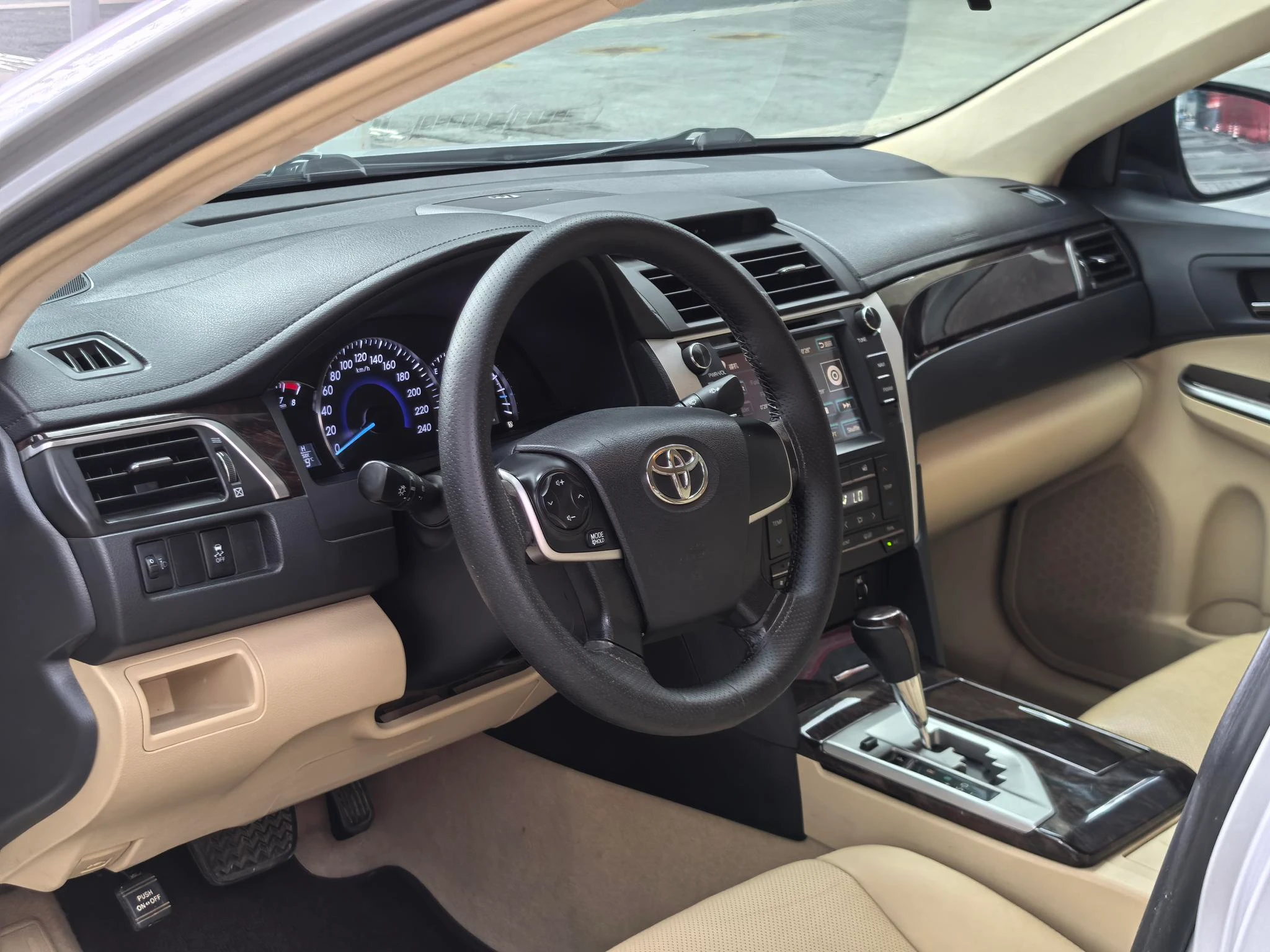 Toyota Camry, 2015 — фото 25