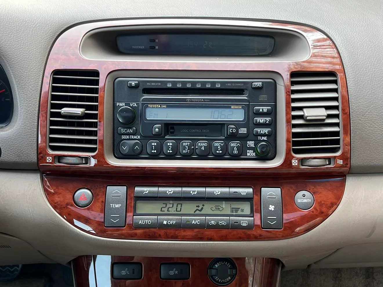 Toyota Camry, 2005 — фото 13
