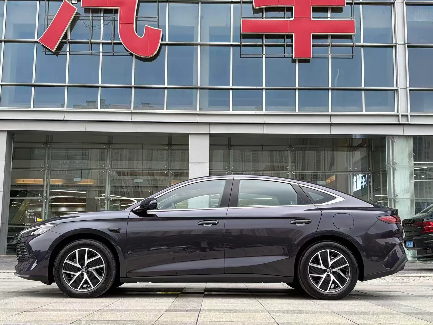 BYD Qin L DM, 2025 — фото 14