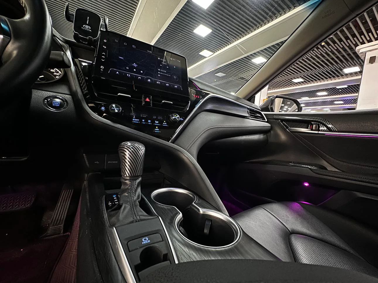 Toyota Camry, 2023 — фото 15