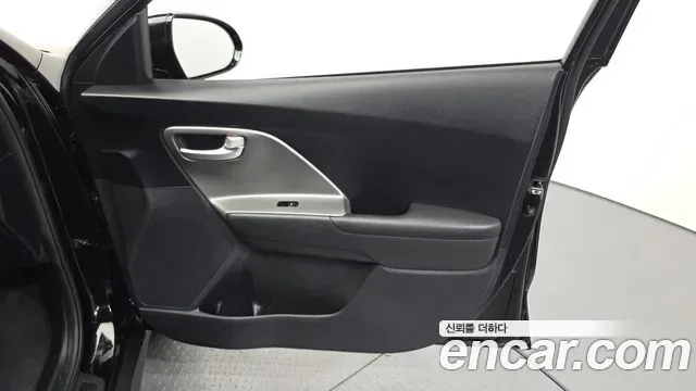 Kia Niro Plus, 2022 — фото 24