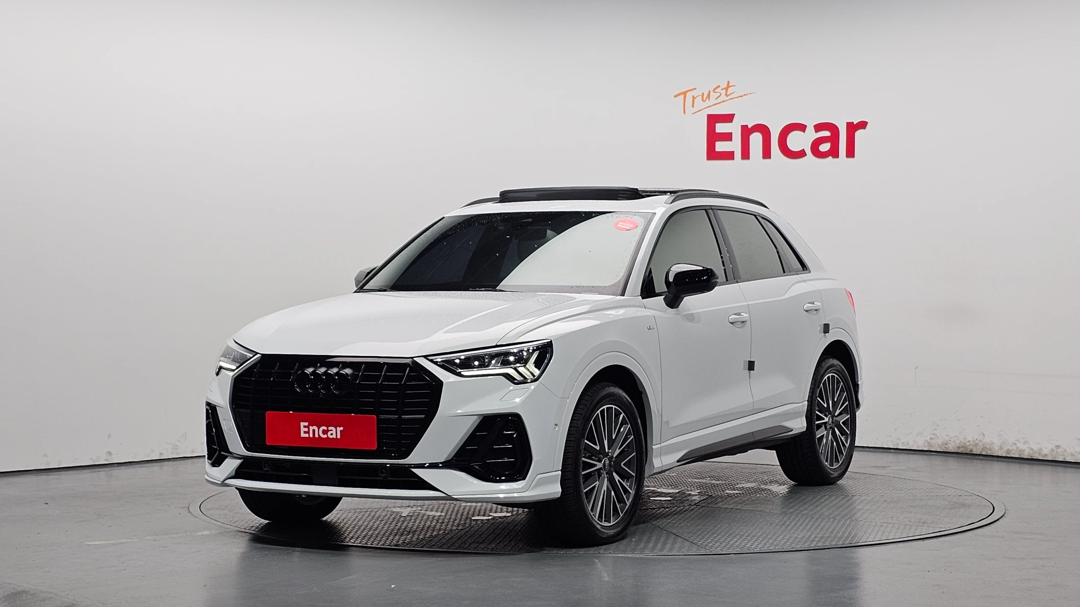 Audi Q3 F3