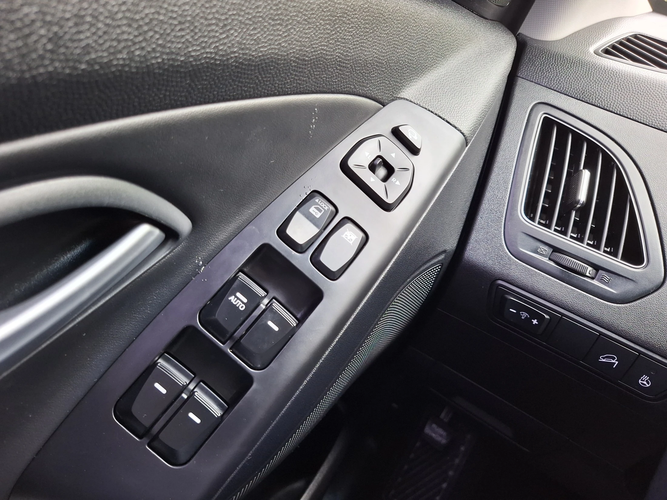 Hyundai Tucson ix, 2014 — фото 13