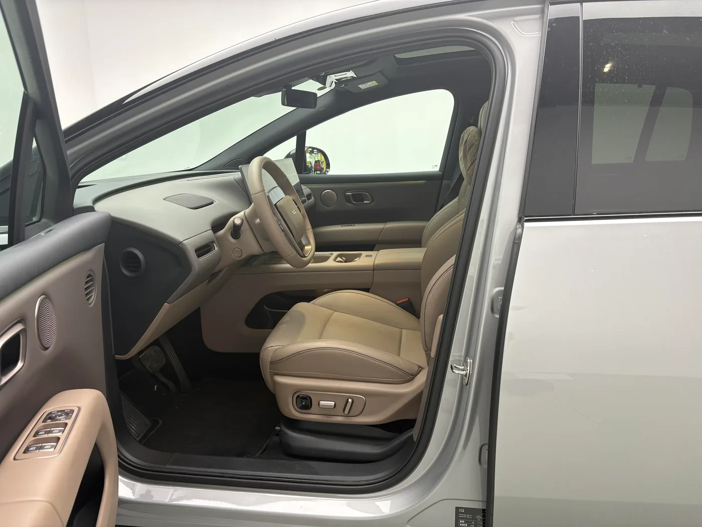 Li Auto ideal i6, 2025 — фото 12