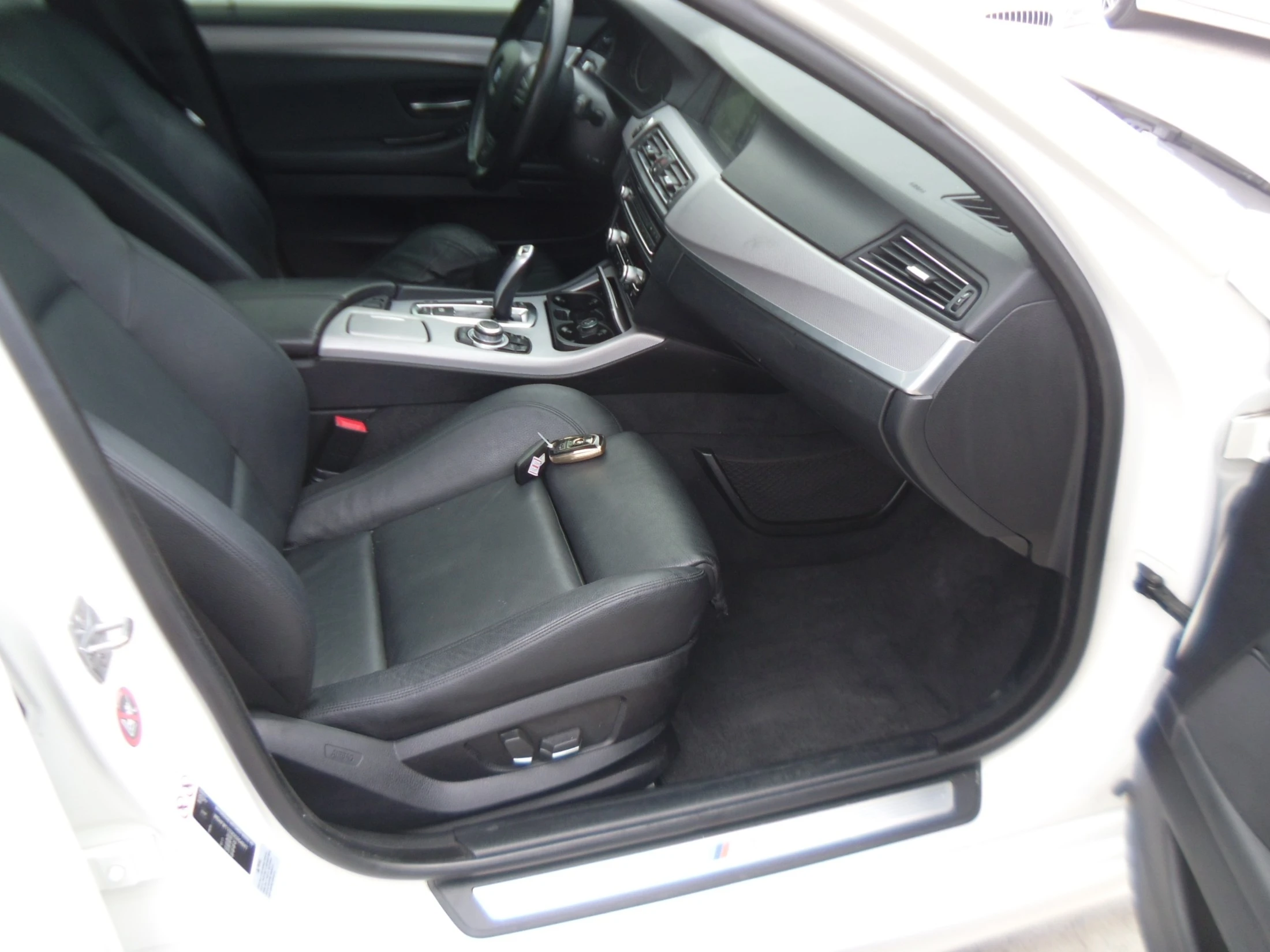 BMW 5-Series F10, 2013 — фото 14