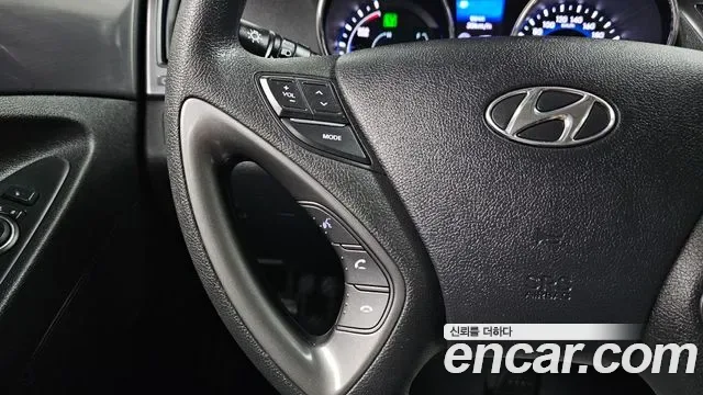 Hyundai Sonata Hybrid, 2012 — фото 17