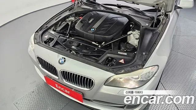 BMW 5-Series F10, 2011 — фото 6