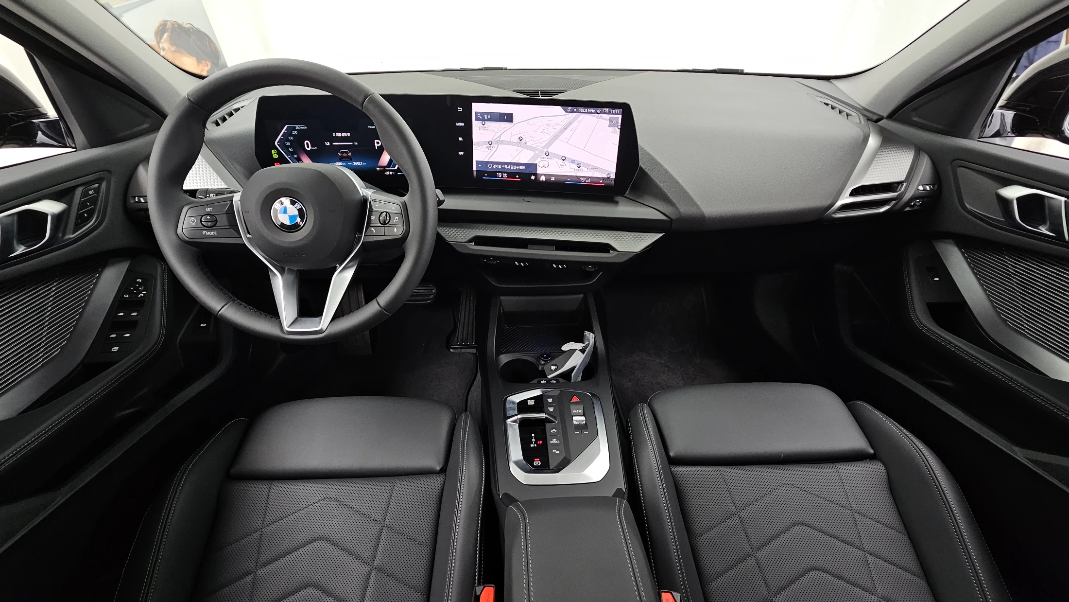 BMW 1-Series F70, 2025 — фото 4