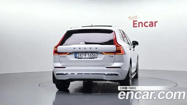 Volvo Xc60, 2025 — фото 4