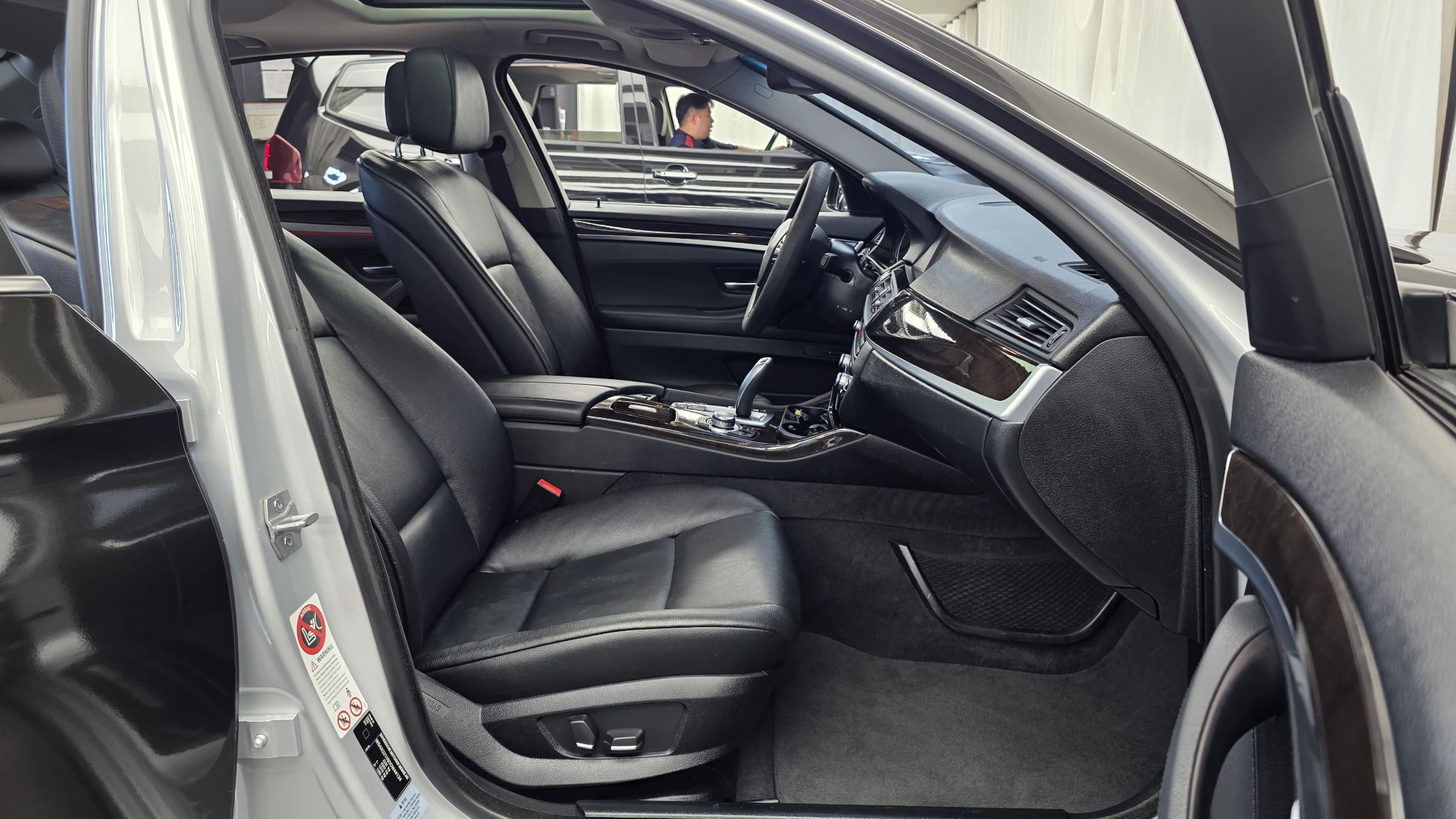 BMW 5-Series F10, 2013 — фото 11