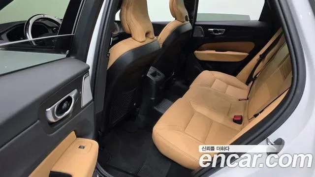 Volvo Xc60, 2025 — фото 12